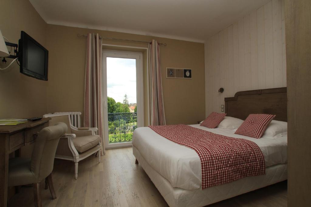 Logis Hotel Restaurant Spa Beau Site 룩세일레벵즈 객실 사진