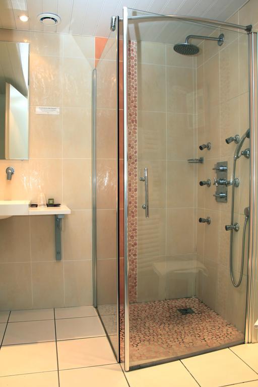 Logis Hotel Restaurant Spa Beau Site 룩세일레벵즈 외부 사진