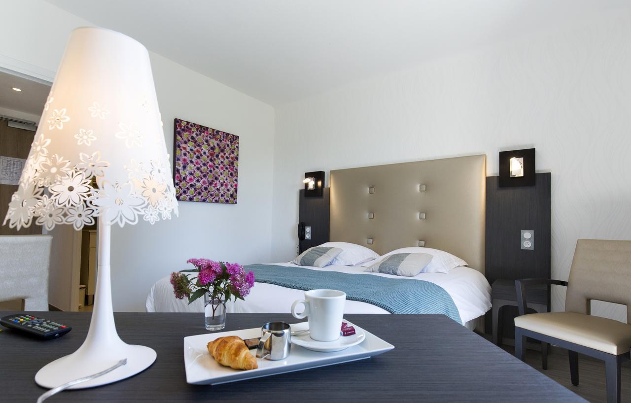 Logis Hotel Restaurant Spa Beau Site 룩세일레벵즈 외부 사진