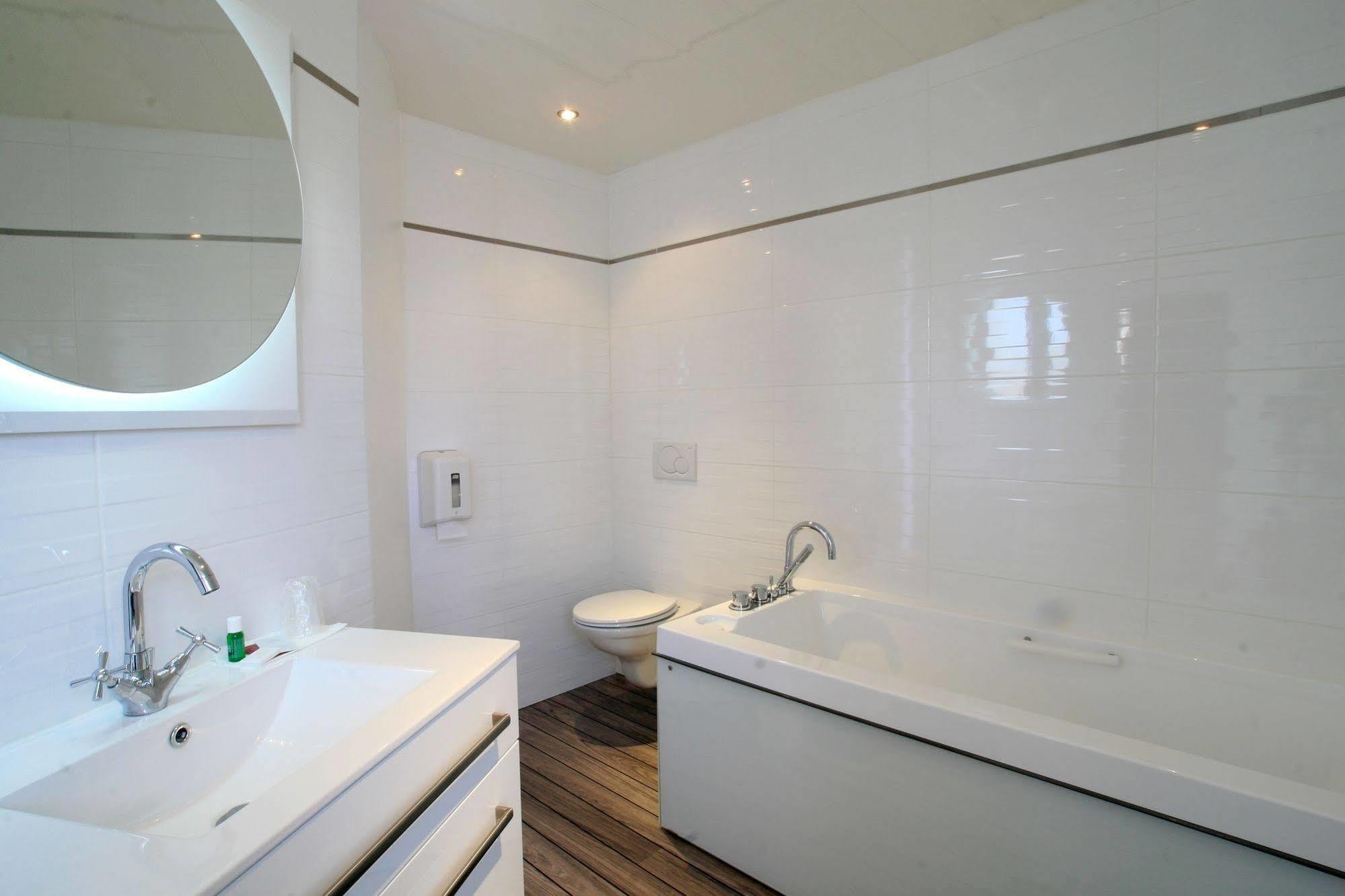Logis Hotel Restaurant Spa Beau Site 룩세일레벵즈 외부 사진