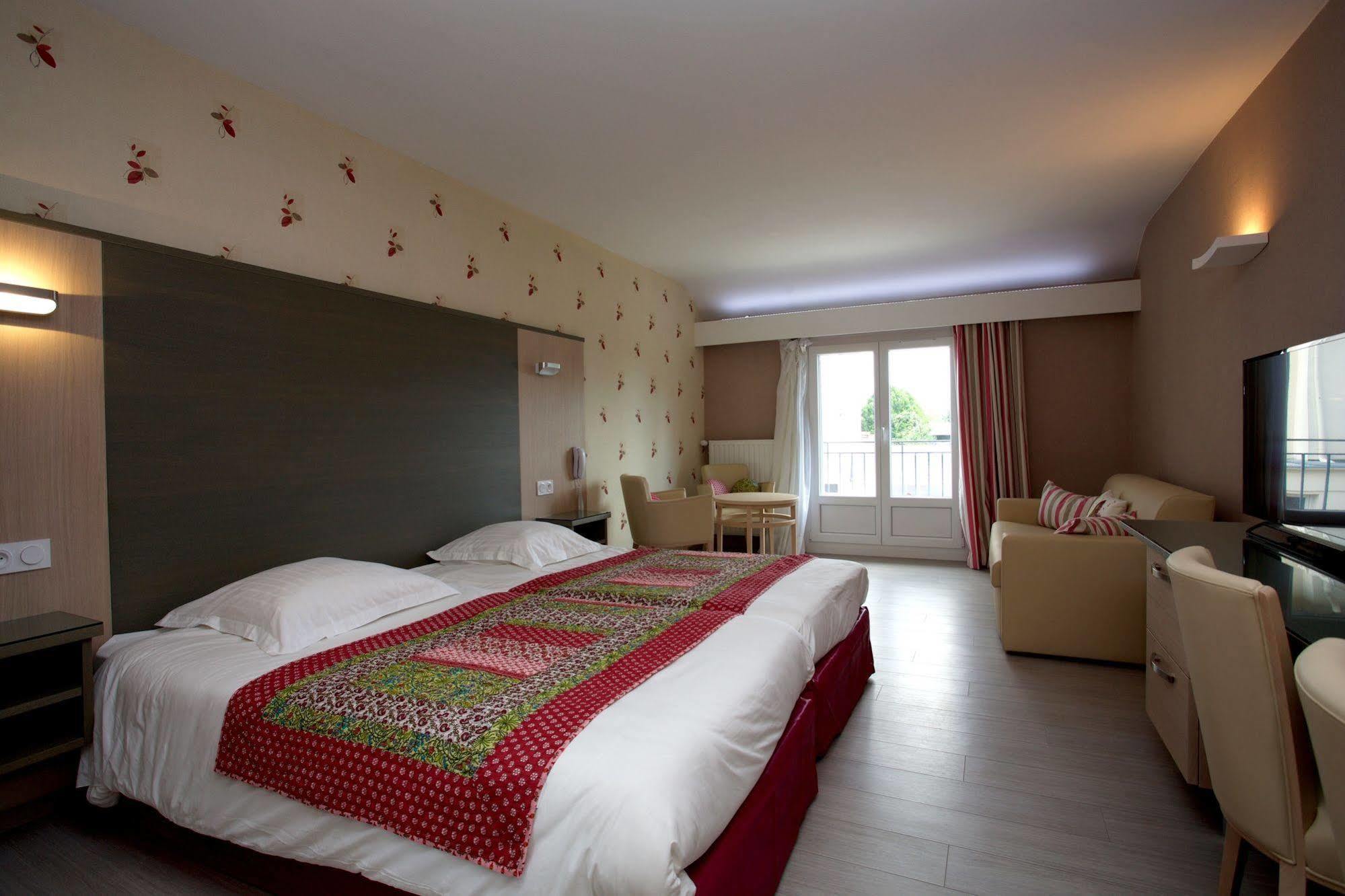Logis Hotel Restaurant Spa Beau Site 룩세일레벵즈 외부 사진